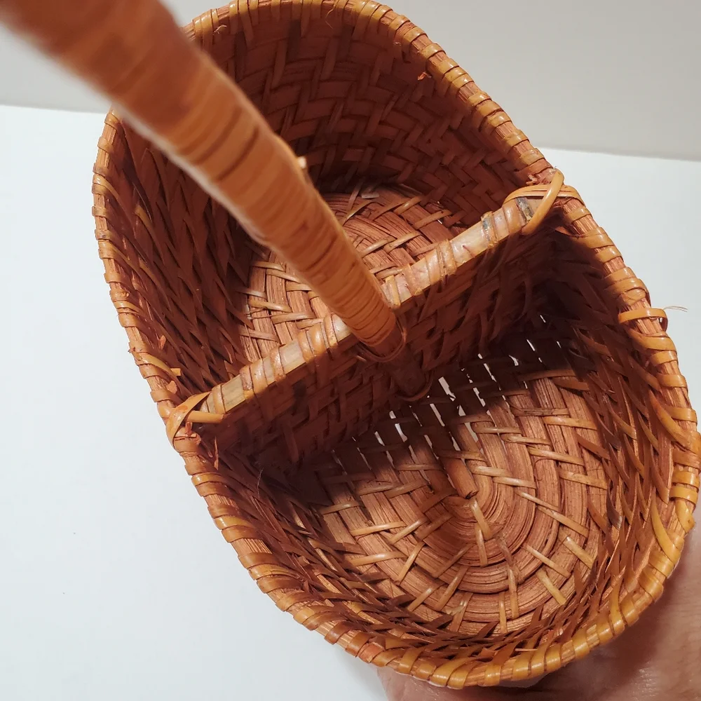Vintage Weaved Wicker Divided Wine Basket